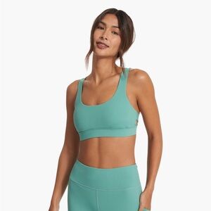 NWT! ✨ Vuori Stride Bra ✨. Size Large. Color Basil.